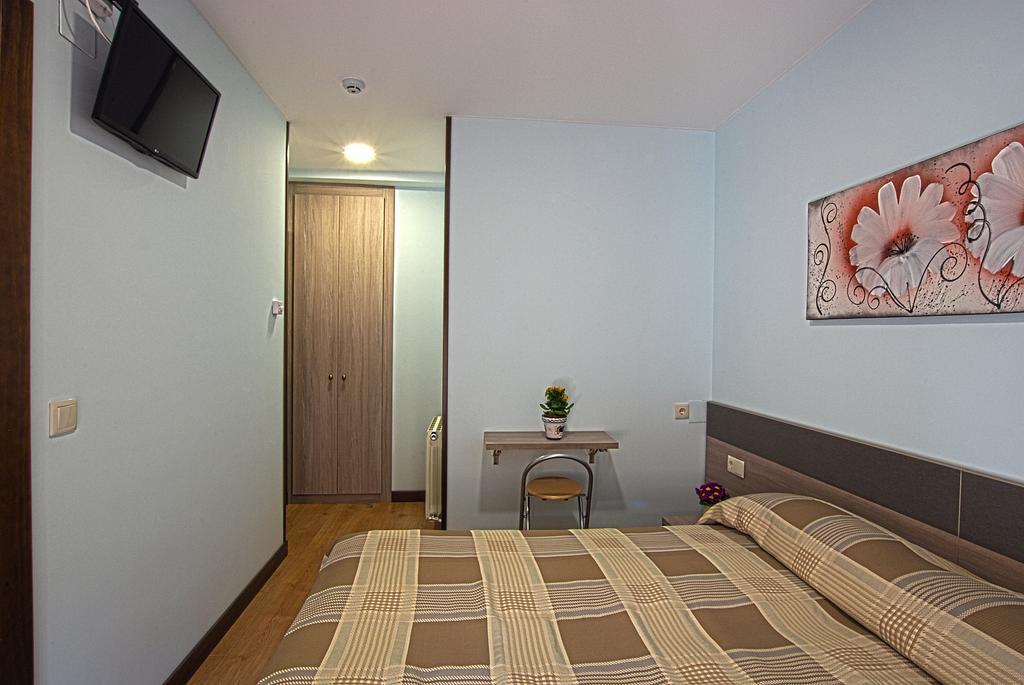 Hostal-Bar Restaurante "La Fuente" Rabé de las Calzadas Zewnętrze zdjęcie