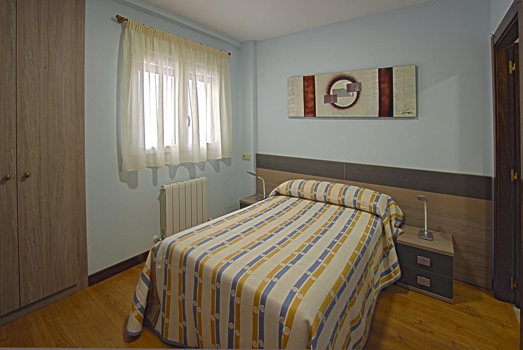 Hostal-Bar Restaurante "La Fuente" Rabé de las Calzadas Zewnętrze zdjęcie