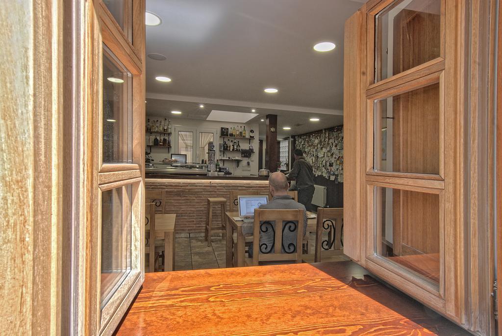 Hostal-Bar Restaurante "La Fuente" Rabé de las Calzadas Zewnętrze zdjęcie